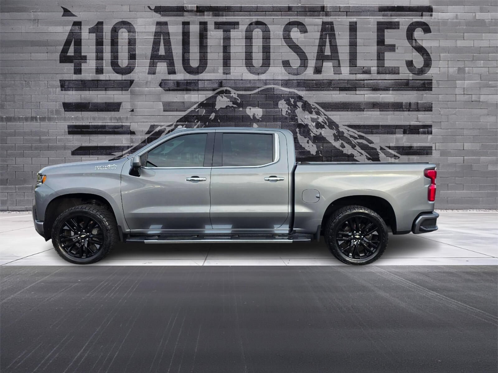 Used 2021 Chevrolet Silverado 1500 High Country w/ Technology Package AWD/4WD image 7