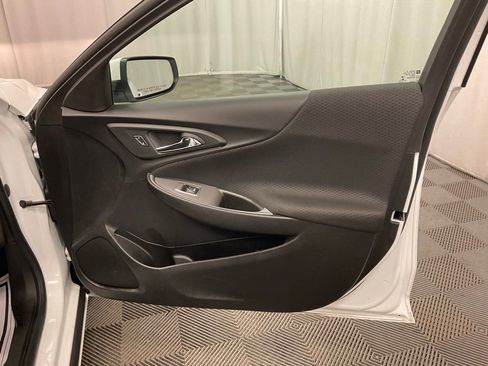 Used 2024 Chevrolet Malibu LT image 27