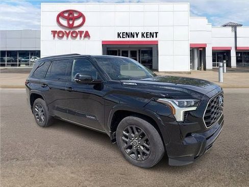 Used 2023 Toyota Sequoia Platinum AWD/4WD image 1
