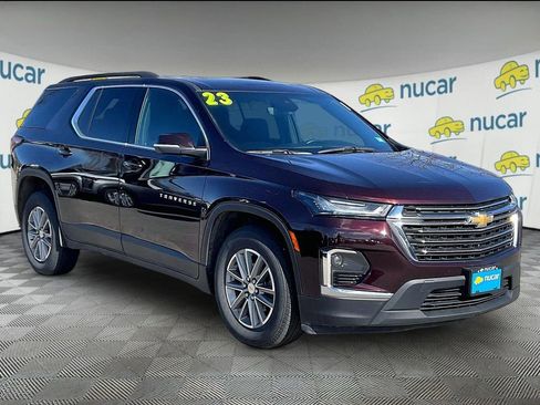 Used 2023 Chevrolet Traverse LT w/ Rear Camera Mirror Package image 1