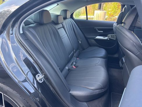 Used 2025 Mercedes-Benz E 350 4MATIC Sedan image 14