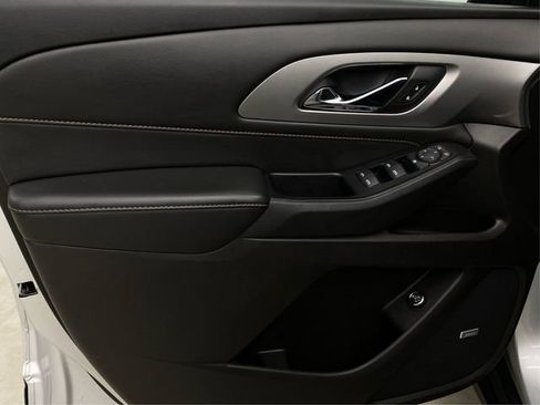 Used 2019 Chevrolet Traverse LT w/ LT Premium Package AWD/4WD image 25