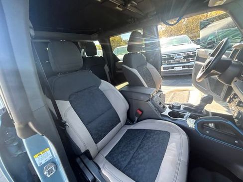 Used 2023 Ford Bronco Wildtrak AWD/4WD image 8