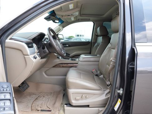 Used 2016 GMC Yukon SLT w/ HD Trailering Package image 17