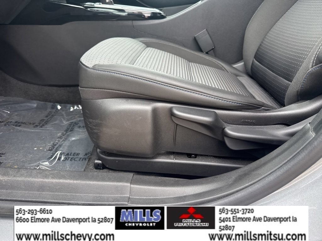 Used 2025 Chevrolet Trax LT w/ LT Convenience Package FWD image 11