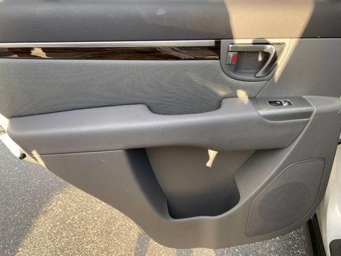 Used 2011 Hyundai Santa Fe GLS FWD image 23