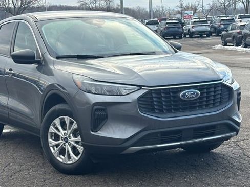 Used 2023 Ford Escape Active image 2