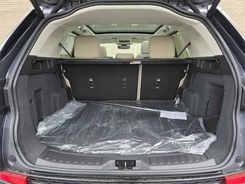 New 2025 Land Rover Discovery Sport S AWD/4WD image 17