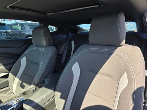 Used 2022 Chevrolet Camaro SS RWD image 17