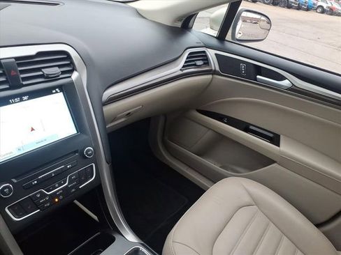 Used 2018 Ford Fusion SE w/ Equipment Group 602A image 25