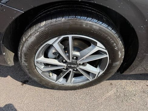 Used 2023 Kia Forte LXS FWD image 14