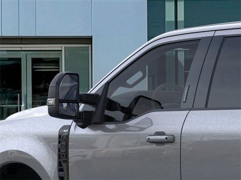 New 2025 Ford F350 XLT w/ Black Appearance Package image 20