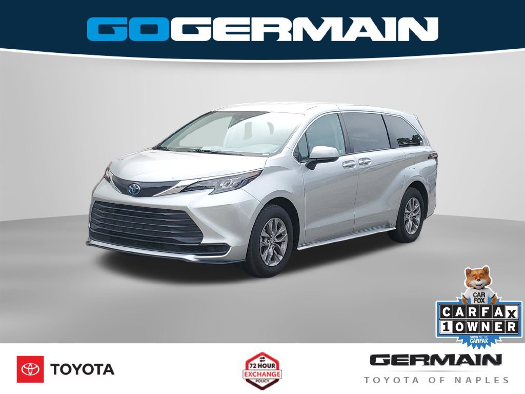 Used 2024 Toyota Sienna LE FWD image 1