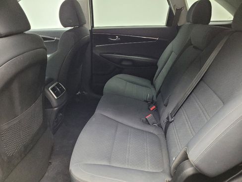 Used 2019 Kia Sorento AWD image 18