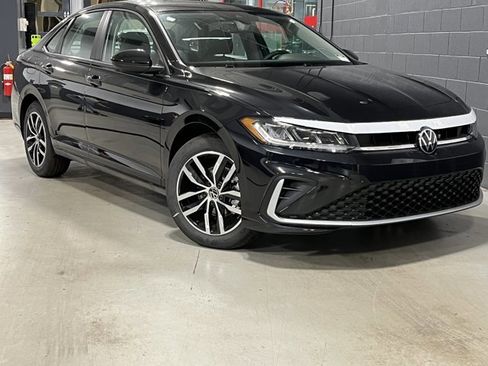 New 2025 Volkswagen Jetta SE image 1