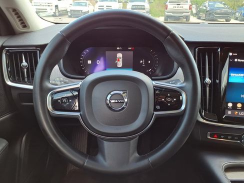 Used 2023 Volvo S90 B6 Plus AWD/4WD image 32