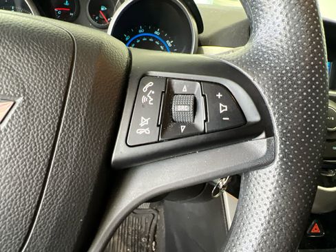 Used 2015 Chevrolet Cruze LT image 15