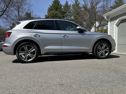 Used 2019 Audi Q5 2.0T Premium Plus w/ Premium Plus Package AWD/4WD image 5