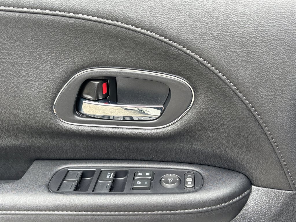 Used 2021 Honda HR-V EX-L image 23