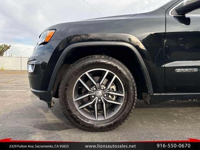 Used 2017 Jeep Grand Cherokee Limited RWD image 10