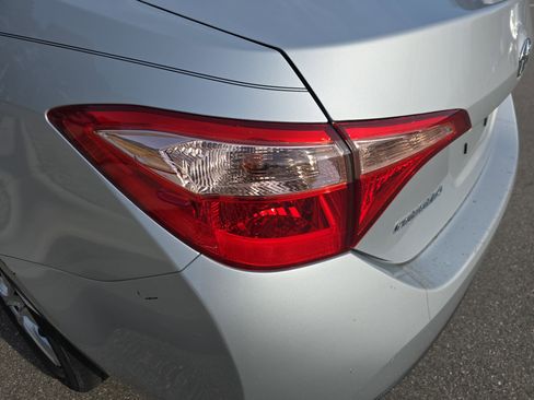 Used 2018 Toyota Corolla L image 35