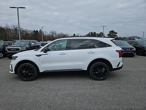 Used 2023 Kia Sorento SX image 4