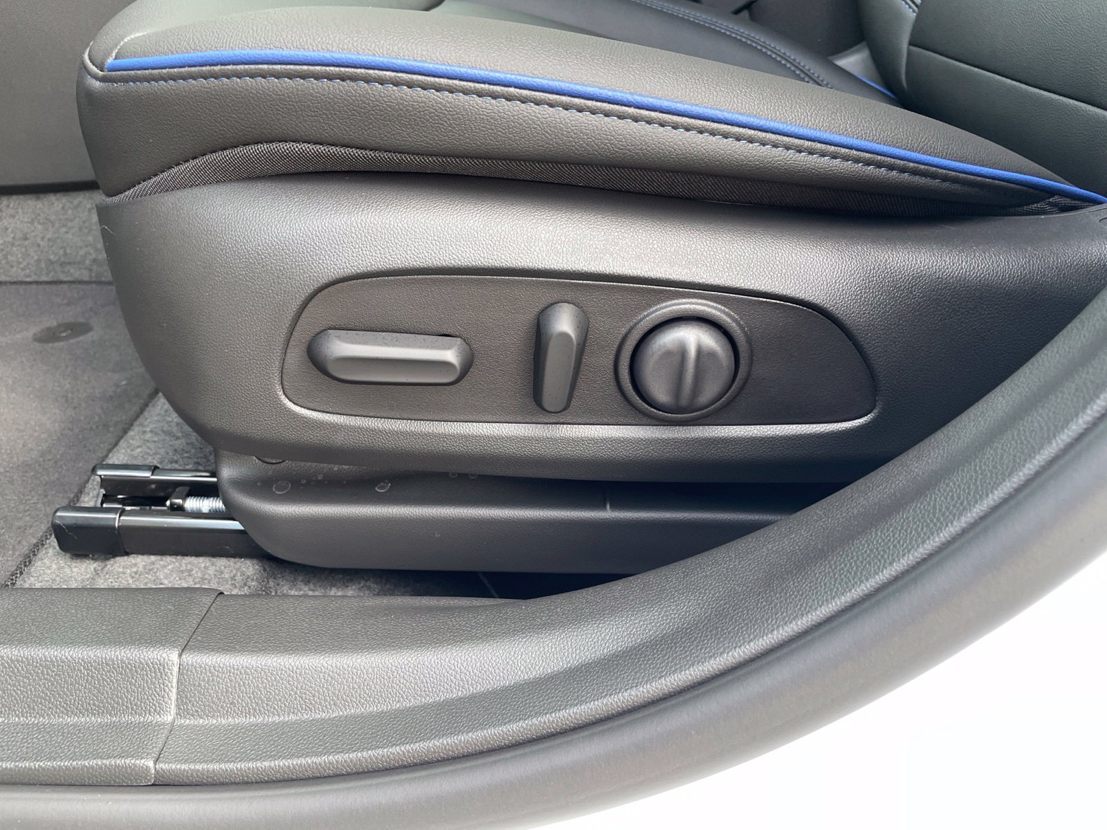 New 2026 Buick Envista Sport Touring w/ Convenience I Package FWD image 19