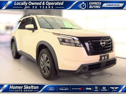 Used 2024 Nissan Pathfinder SV w/ Black Appearance Package AWD/4WD image 1