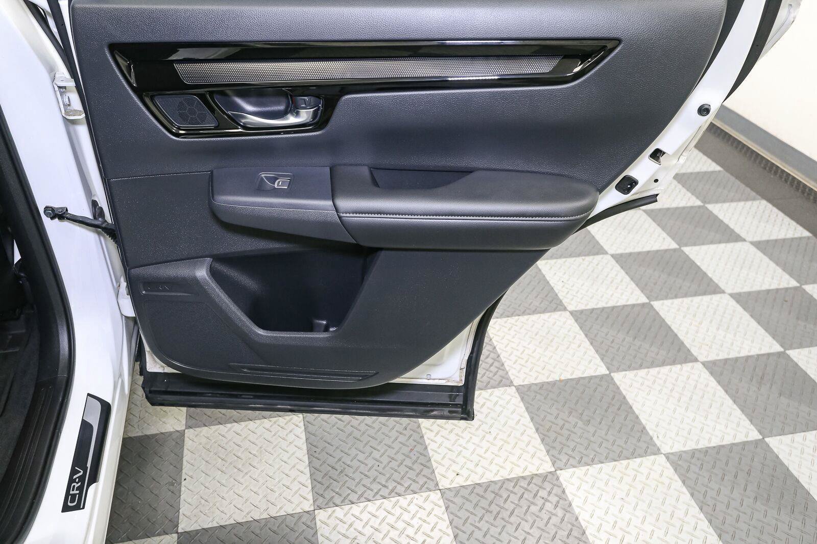 Used 2025 Honda CR-V EX-L image 24