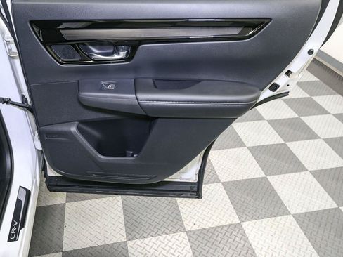 Used 2025 Honda CR-V EX-L image 24