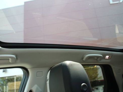 Used 2024 Land Rover Discovery Sport S image 23