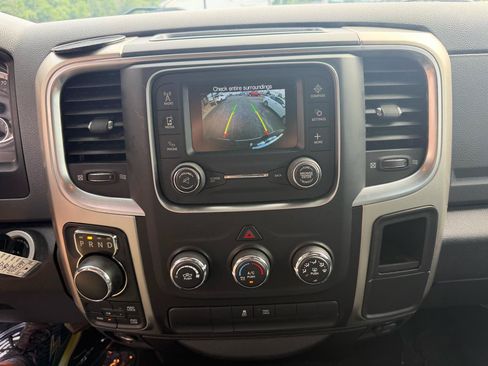 Used 2019 RAM 1500 Classic SLT AWD/4WD image 29