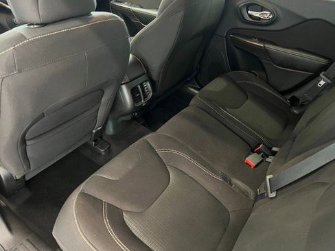 Used 2016 Jeep Cherokee Latitude w/ Cold Weather Group image 30