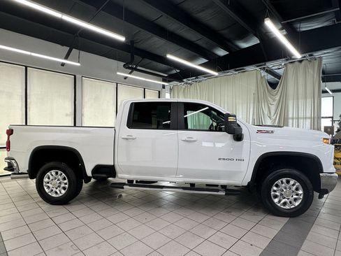 Certified 2024 Chevrolet Silverado 2500 LT AWD/4WD image 3