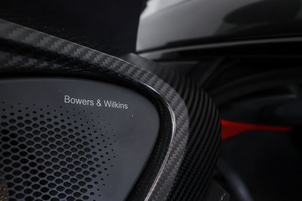 Used 2018 McLaren 570S Spider RWD image 25