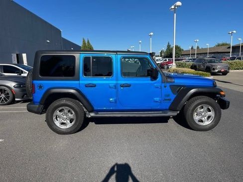 Used 2021 Jeep Wrangler Unlimited Sport AWD/4WD image 3