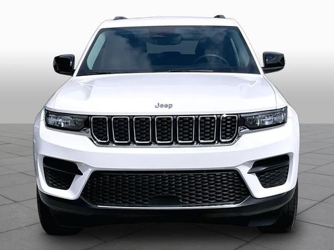 Certified 2023 Jeep Grand Cherokee Laredo AWD/4WD image 4