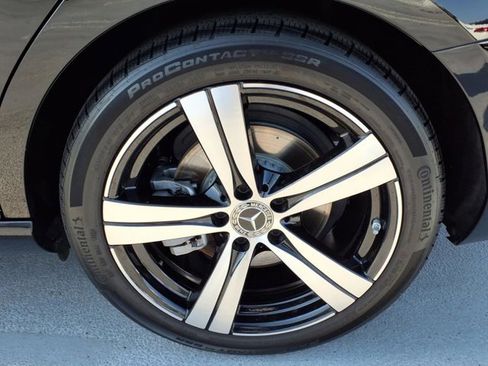 Used 2025 Mercedes-Benz C 300 4MATIC Sedan image 23