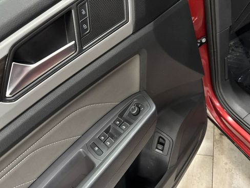 Used 2021 Volkswagen Atlas SE w/ Panoramic Sunroof Package image 28