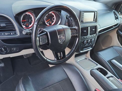 Used 2019 Dodge Grand Caravan SXT image 20