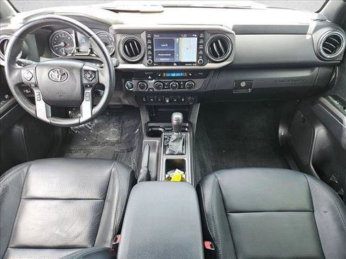 Used 2022 Toyota Tacoma TRD Sport w/ TRD Premium Sport Package AWD/4WD image 23