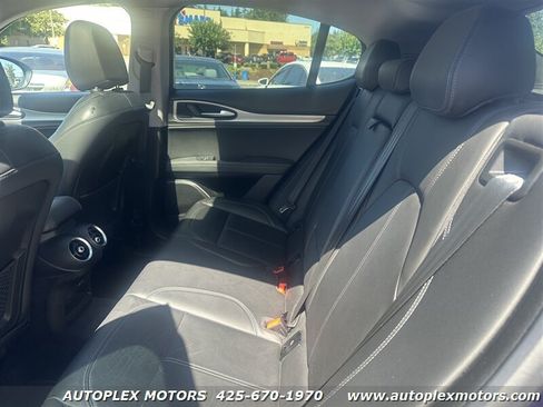 Used 2018 Alfa Romeo Stelvio Sport w/ Quick Order Package 22J Sport AWD/4WD image 31