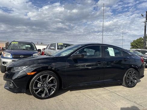 Used 2019 Honda Civic Sport image 2