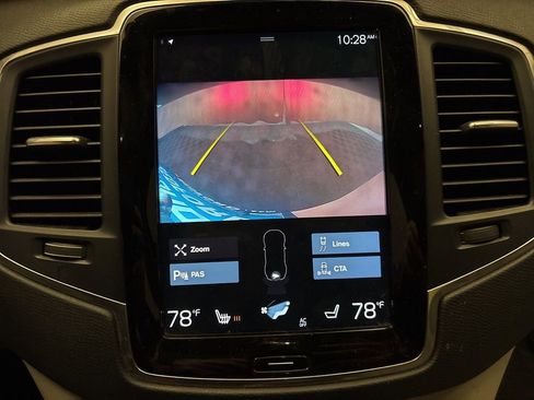 Used 2020 Volvo XC90 T6 Momentum image 16