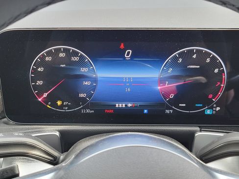 Used 2025 Mercedes-Benz GLB 250 4MATIC image 6
