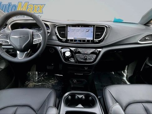 New 2026 Chrysler Pacifica Select AWD/4WD image 5