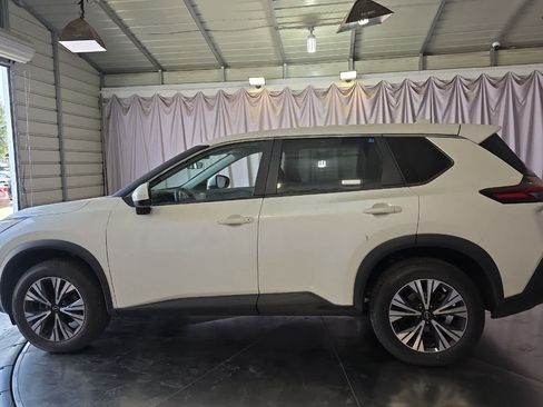 Used 2023 Nissan Rogue SV FWD image 6