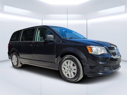 Used 2018 Dodge Grand Caravan SE w/ UConnect Hands-Free Group