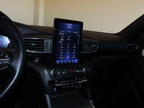 Used 2020 Ford Explorer ST w/ Premium Technology Package AWD/4WD image 26