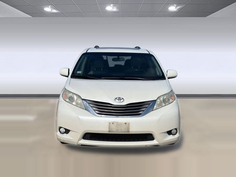 Used 2015 Toyota Sienna XLE Premium FWD image 6